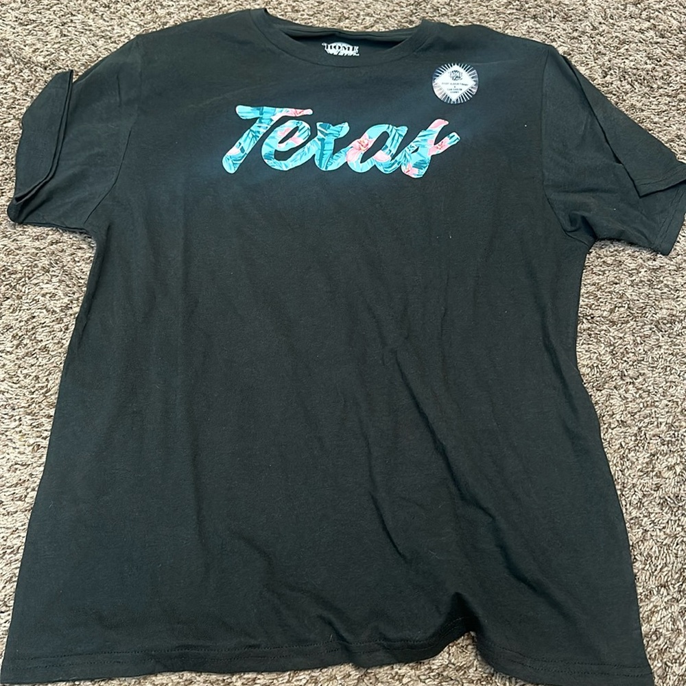 Dark grey t shirt size large